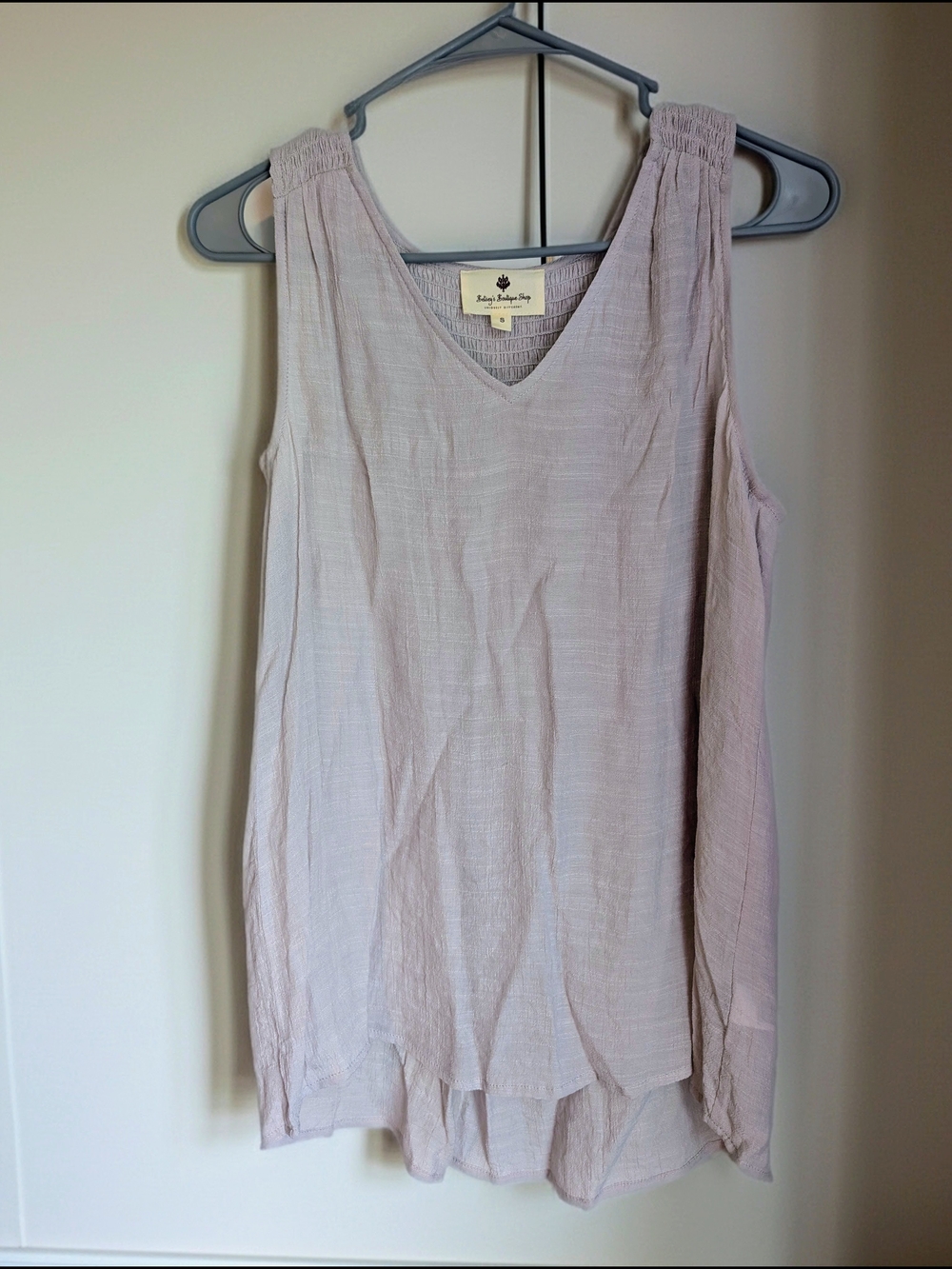 NWOT Betsey's Boutique Lightweight Linen Gray Sleeveless Top- Small